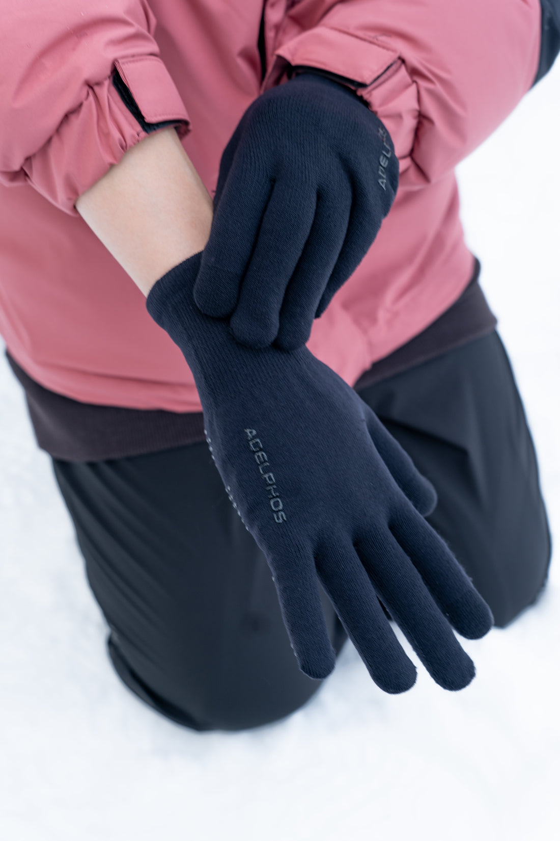 タイトル：キャンプ・アウトドアでこそ輝く！防水ニット手袋が「最強の相棒」になる理由