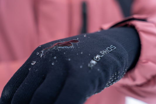 自転車・バイク乗り必見！雨の日の操作性を損なわない手袋の条件