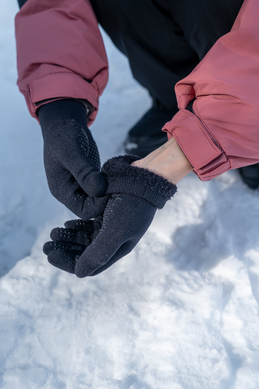 タイトル：ゴアテックス vs 最新防水ニット、どっちが買い？徹底比較！
